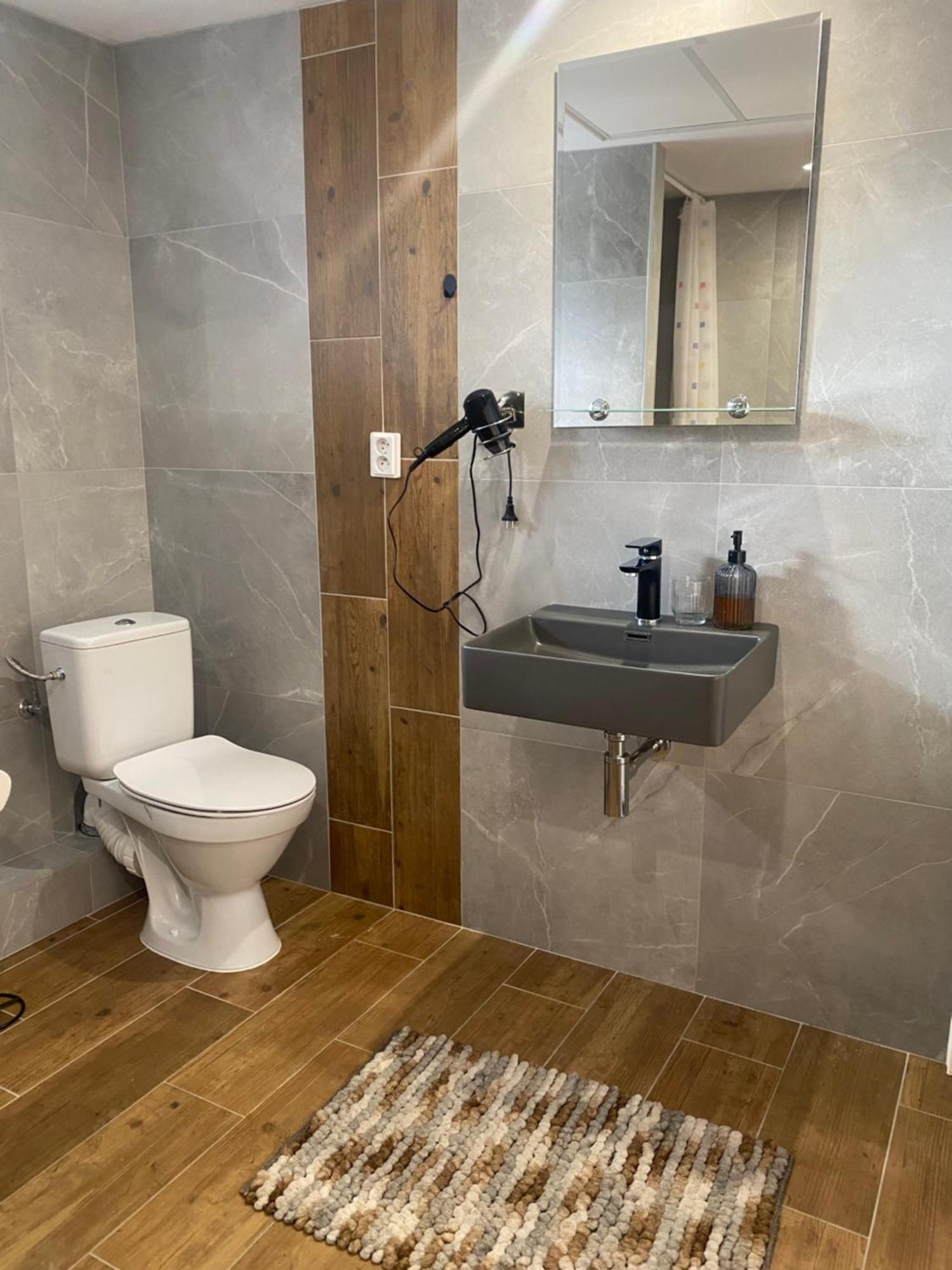 Apartman Velicka Vinaren Poprad Exterior photo