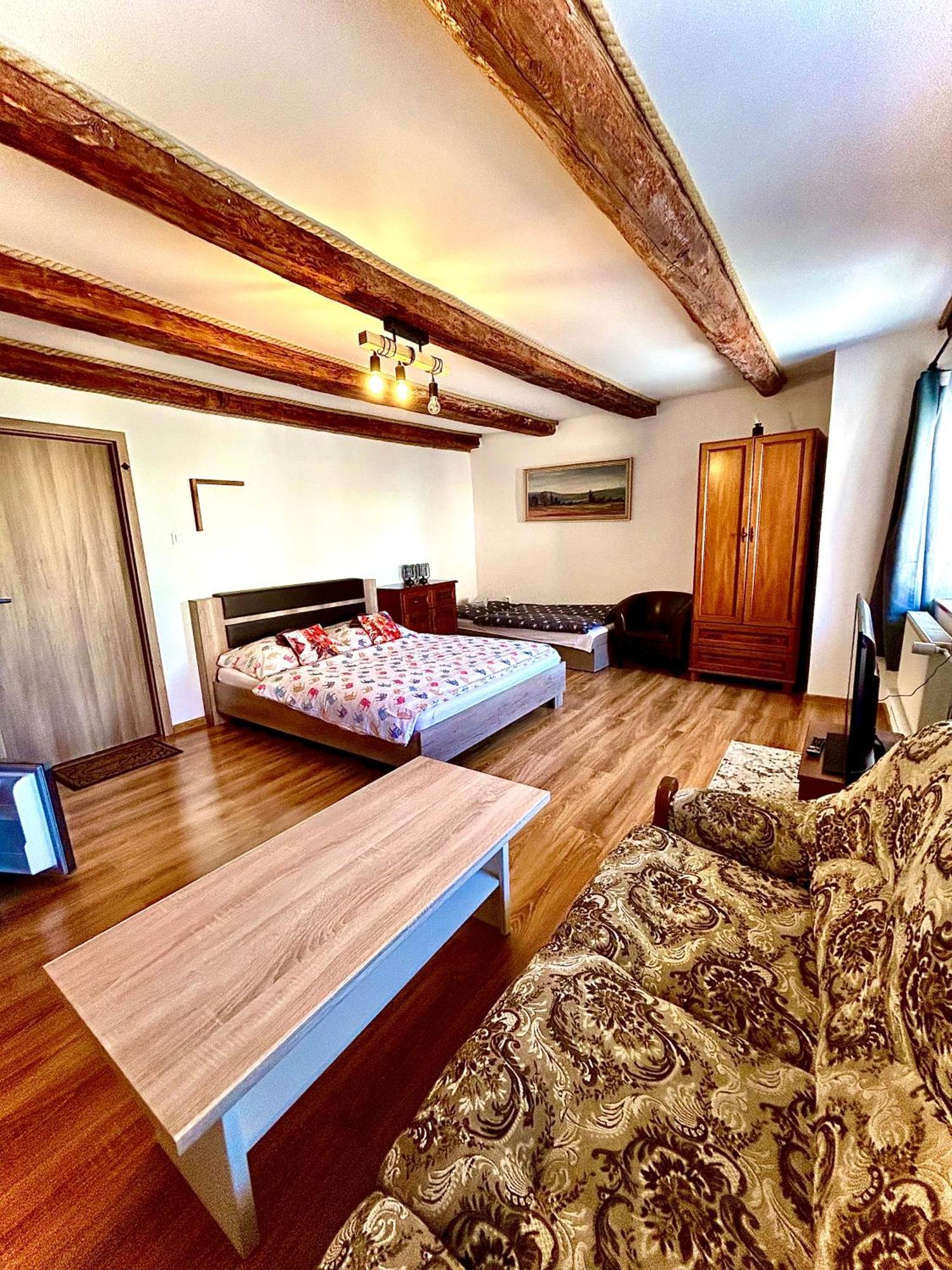 Apartman Velicka Vinaren Poprad Exterior photo