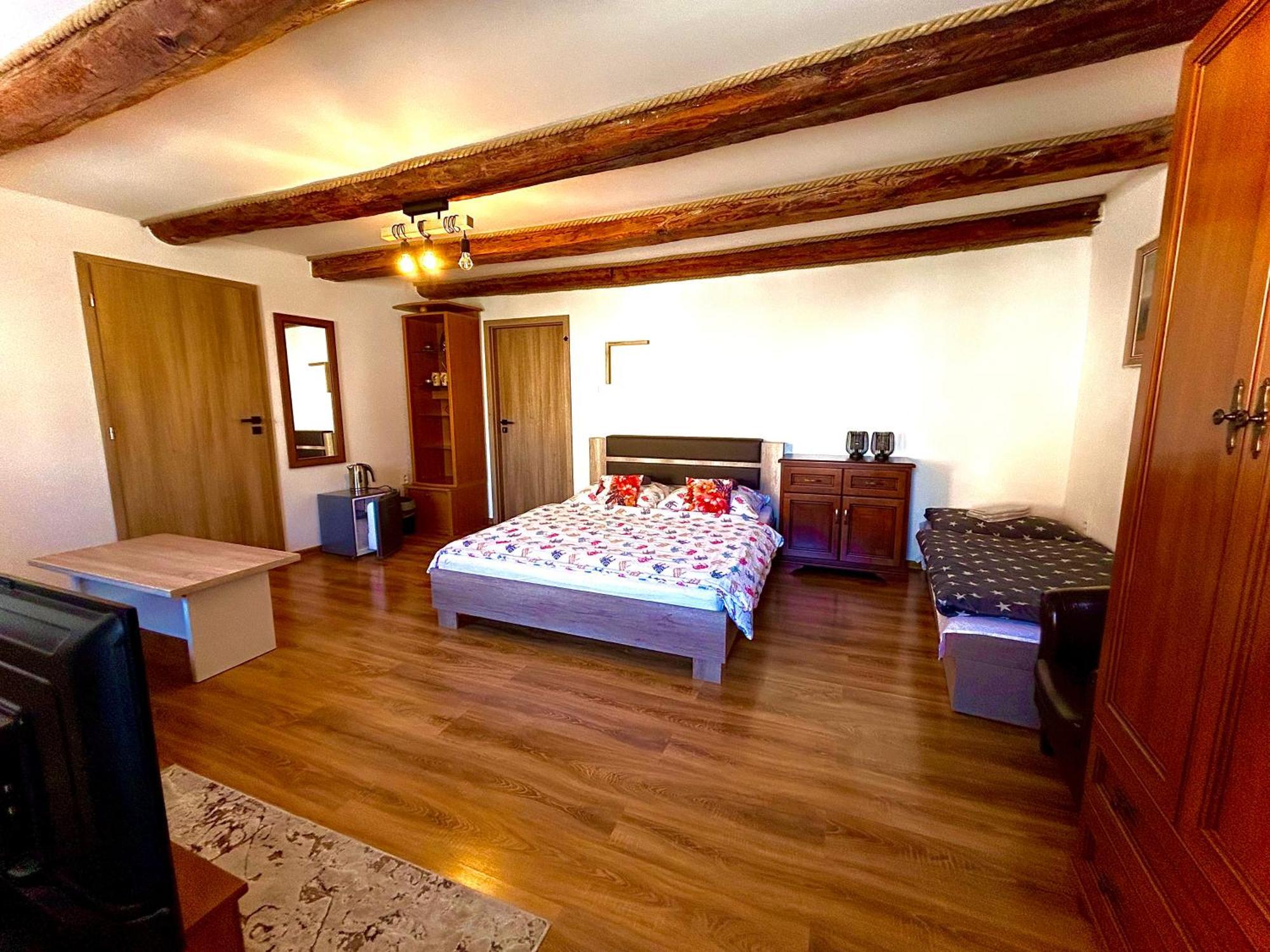 Apartman Velicka Vinaren Poprad Exterior photo